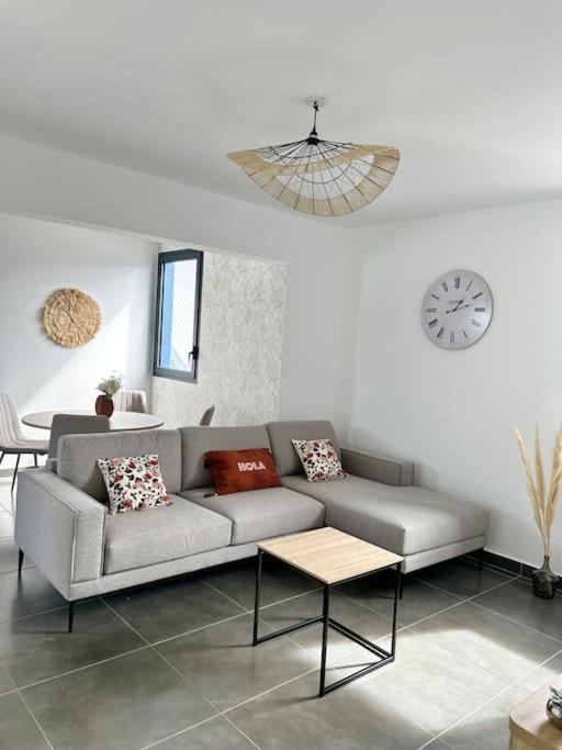 Appartement A 2 Pas De La Plage De Terre Sainte מראה חיצוני תמונה