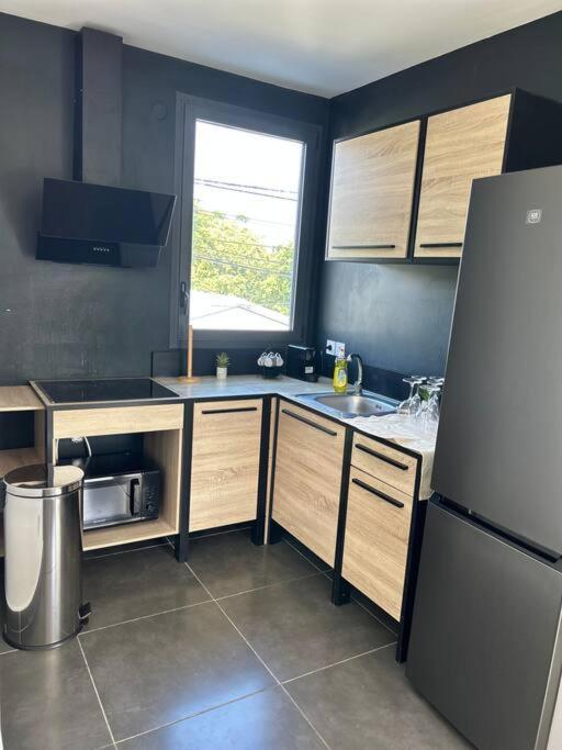 Appartement A 2 Pas De La Plage De Terre Sainte מראה חיצוני תמונה