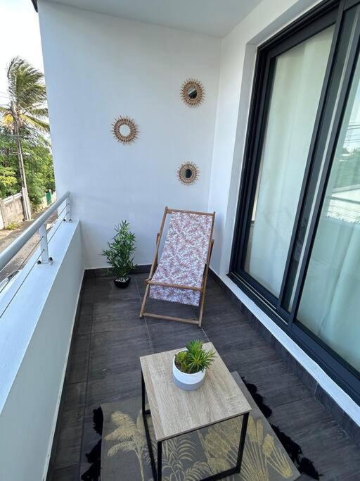 Appartement A 2 Pas De La Plage De Terre Sainte מראה חיצוני תמונה